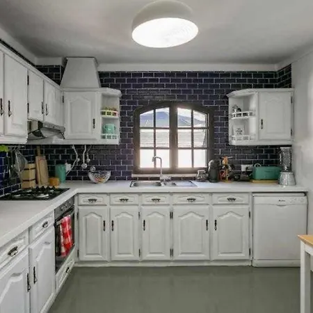 Apartment Com Piscina E Jardim Privado